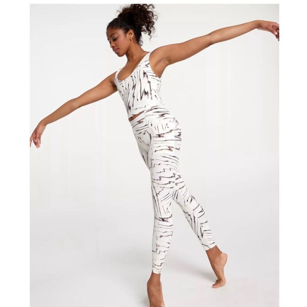 🌸 Calia Cream Brown and Black High Rise 7/8 Leggings and Padded Top Set